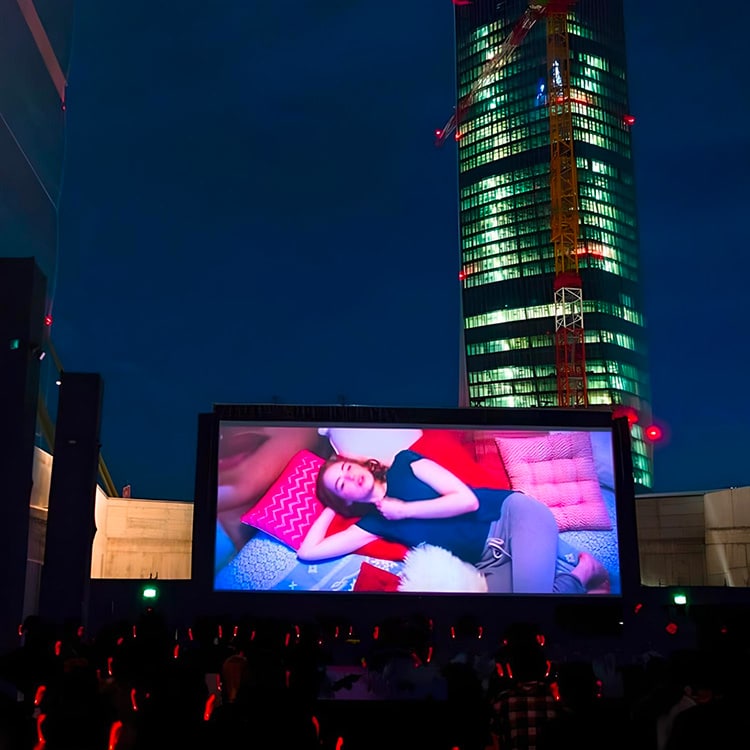 Cine al aire libre con auriculares inalámbricos Silentsystem - City Life