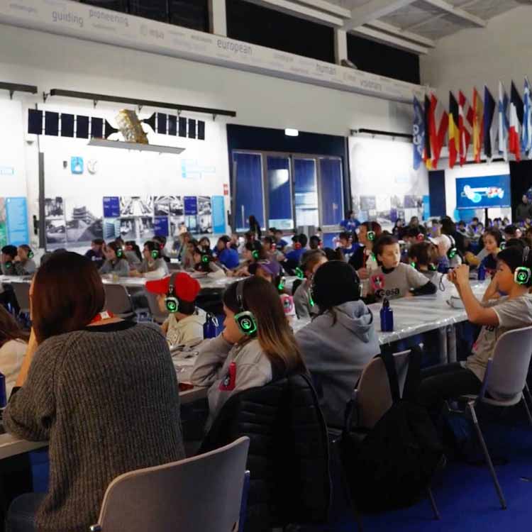 Escuela ESA con auriculares inalámbricos Silentsystem